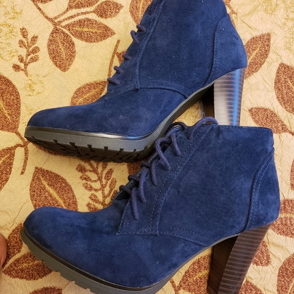 Ladies suede booties
